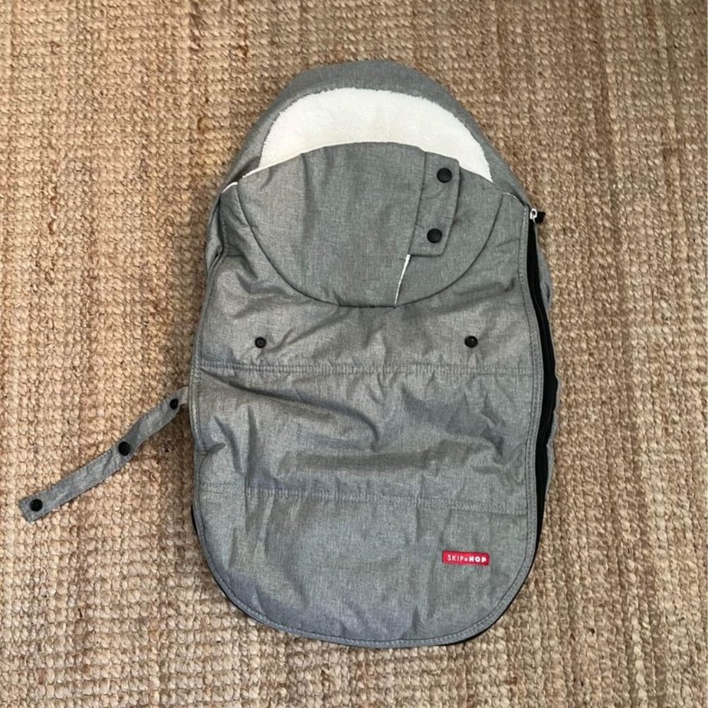 NWOT Skip Hop Winter Carseat Cover
